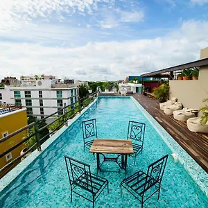 Be Playa Boutique & Rooftop Bar Playa del Carmen